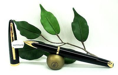 Waterman Carene Fountain Pen Black Lacquer Body with Gold Trims S0700320